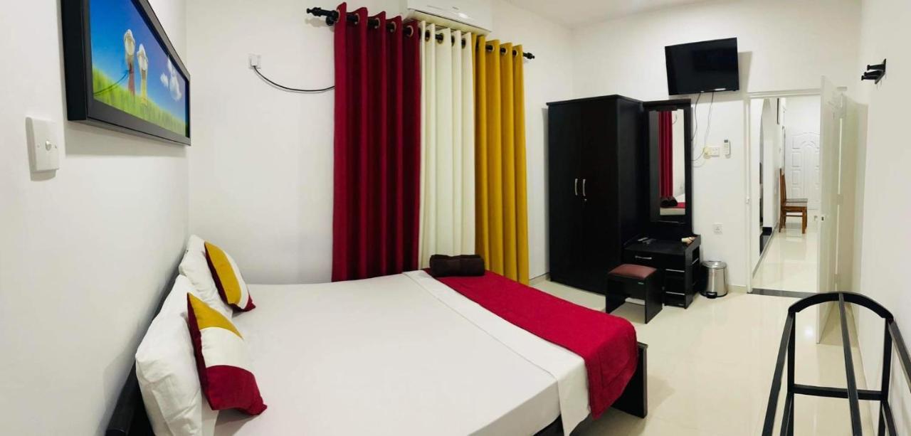 Funwhales Rest House Negombo Exterior photo