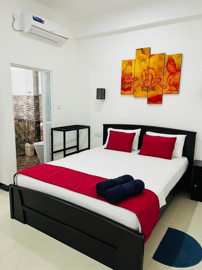 Funwhales Rest House Negombo Exterior photo