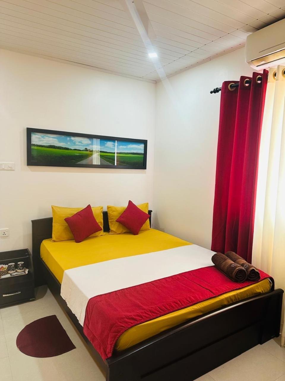 Funwhales Rest House Negombo Exterior photo